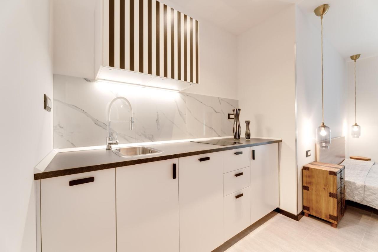 Black & White Apartments Rijeka Exterior photo